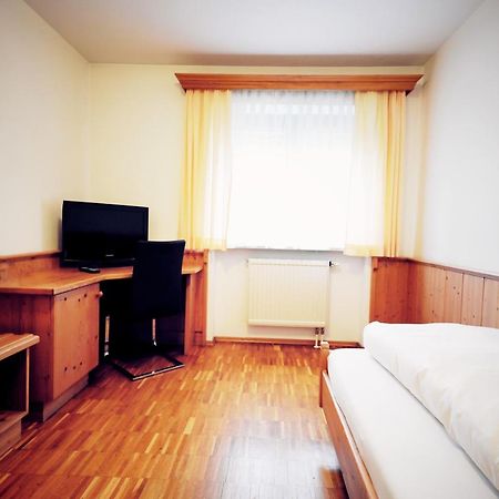 Gruener Baum Garni Ξενοδοχείο Krumbach Εξωτερικό φωτογραφία
