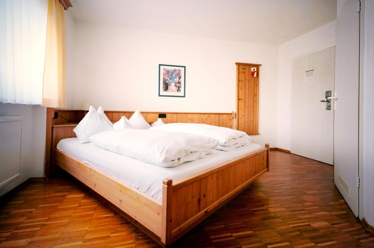 Gruener Baum Garni Ξενοδοχείο Krumbach Εξωτερικό φωτογραφία
