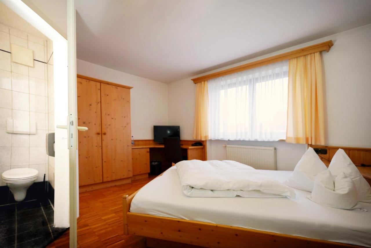 Gruener Baum Garni Ξενοδοχείο Krumbach Εξωτερικό φωτογραφία
